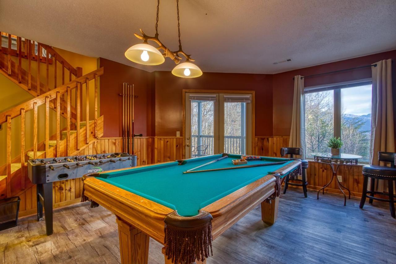 3 Decks, Mtn Views! Tree Tops By Honeybearcabins - Luxury Rain Showers, 3 King Suites, Xl Hottub, Fireplace, Bear Sightings 蓋特林堡 外观 照片